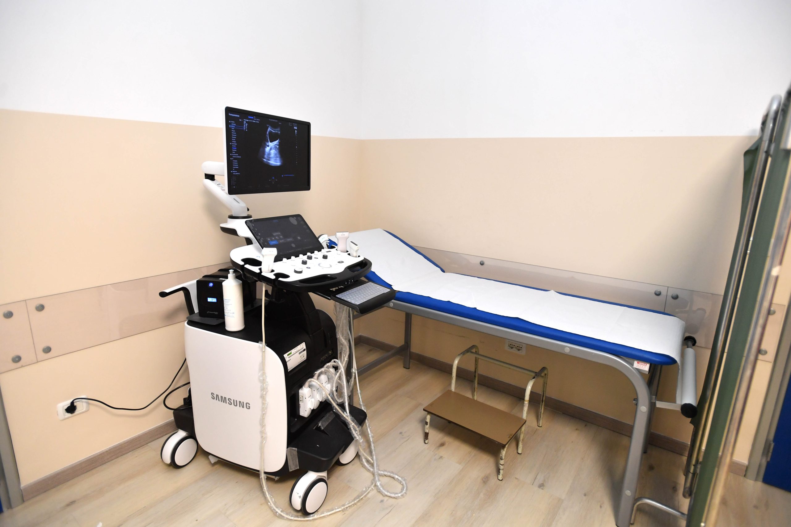 P.O. Locri Ecocardiografo Radiologia